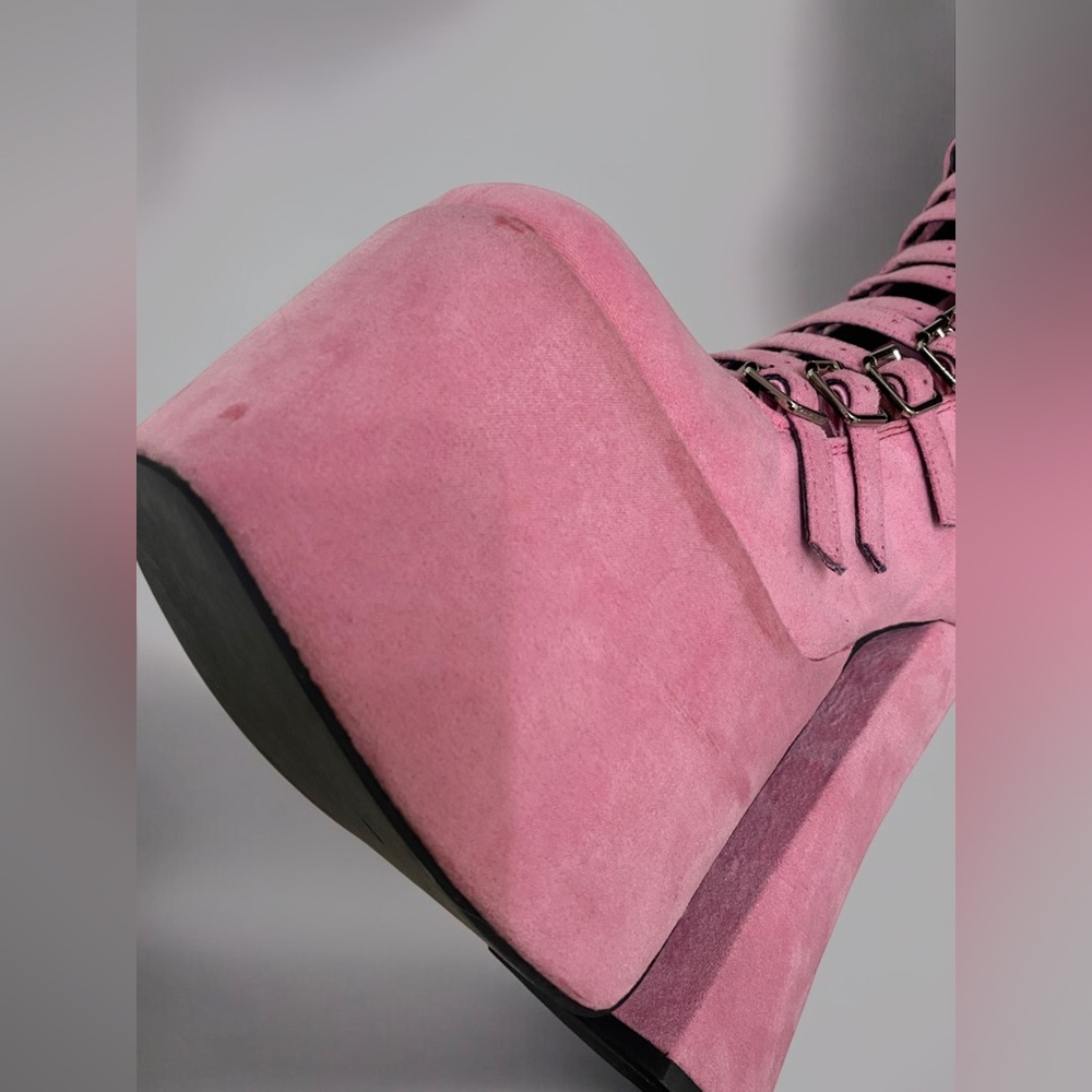 Current Mood “Transaction” Dusty Pink Platform Boots 💕 - Picture 9 of 16